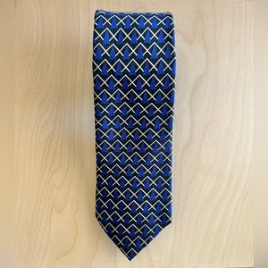 Phineas Cole tie with bold geometric pattern